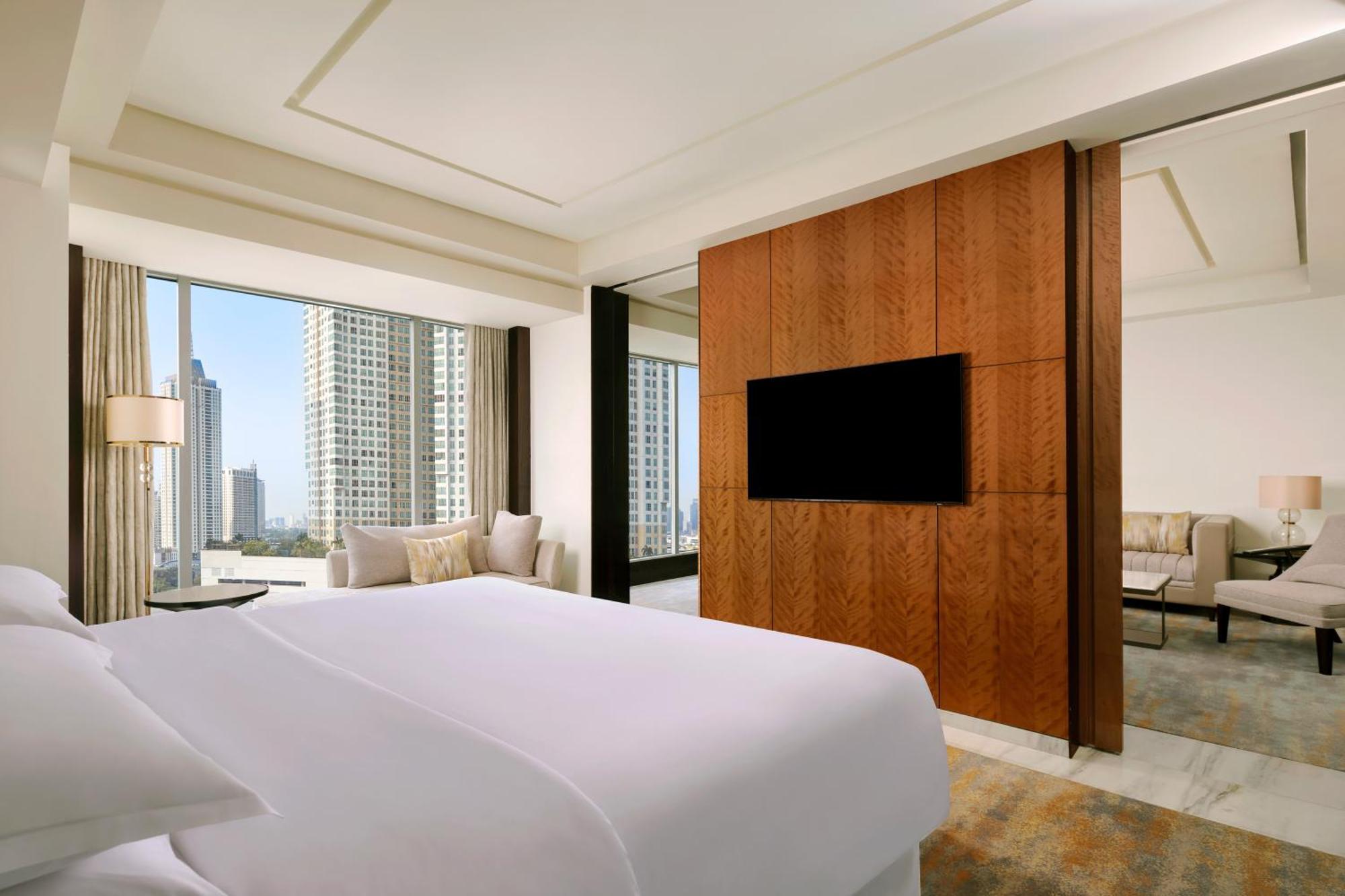Grand Suite, 1 King Bed (Club Lounge Access)